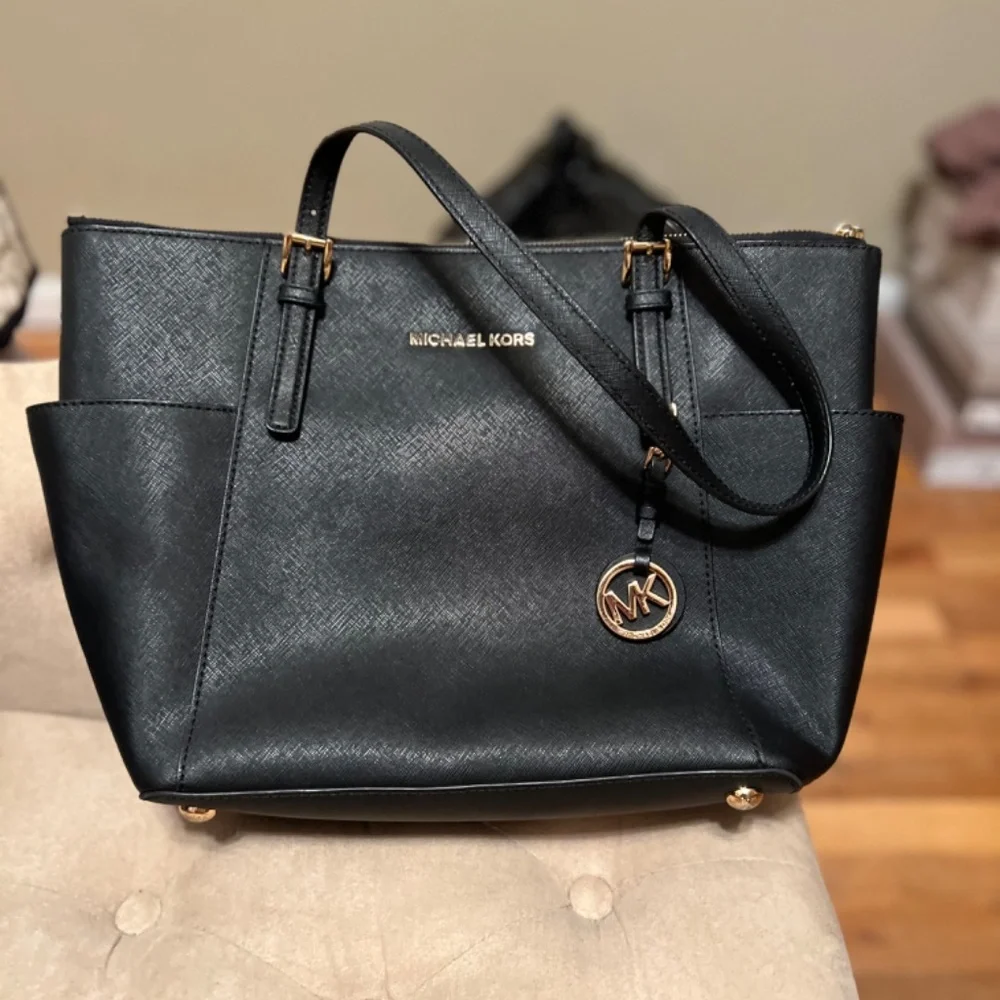 SOLD - Michael Kors Charlotte Bag - Picture 3 of 11